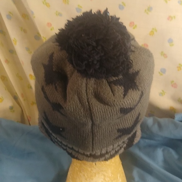 Hat - Picture 3 of 6